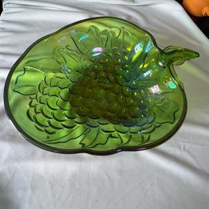 Vintage Indiana Carnival Glass Iridescent Green Grape Serving Salad Fruit Bowl